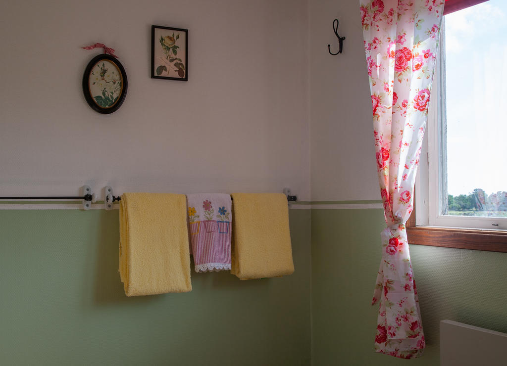 Lantluft Hotel Gullholma Room photo