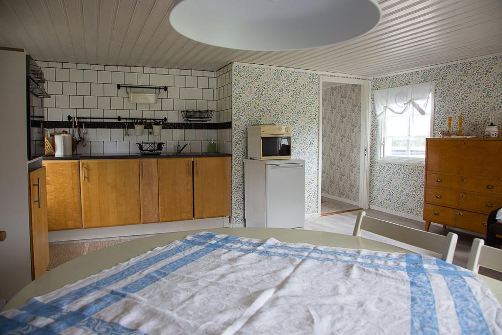 Lantluft Hotel Gullholma Room photo