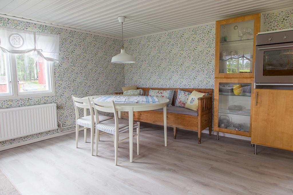 Lantluft Hotel Gullholma Room photo